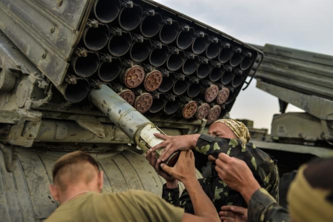l'UE pourrait manquer son objectif en matière de munitions en Ukraine 